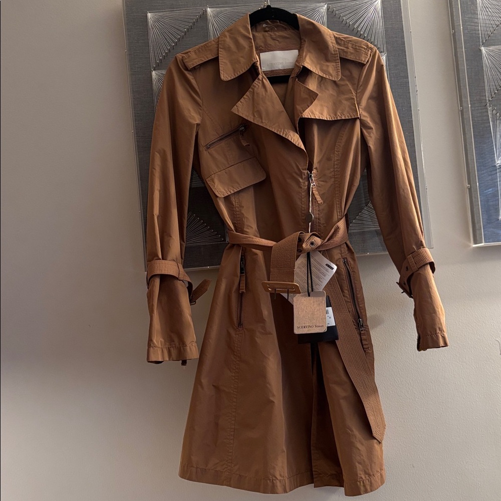 Ermanno Scervino Street Junior trench. New w/tags
Size Juniors 10